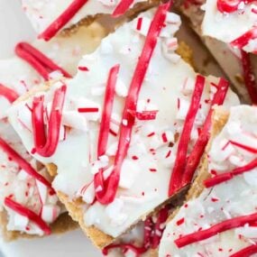 This Peppermint Toffee is SO easy to make and is sure to be your new favorite holiday treat. It's made with only 5 ingredients and takes less than 30 minutes to make.