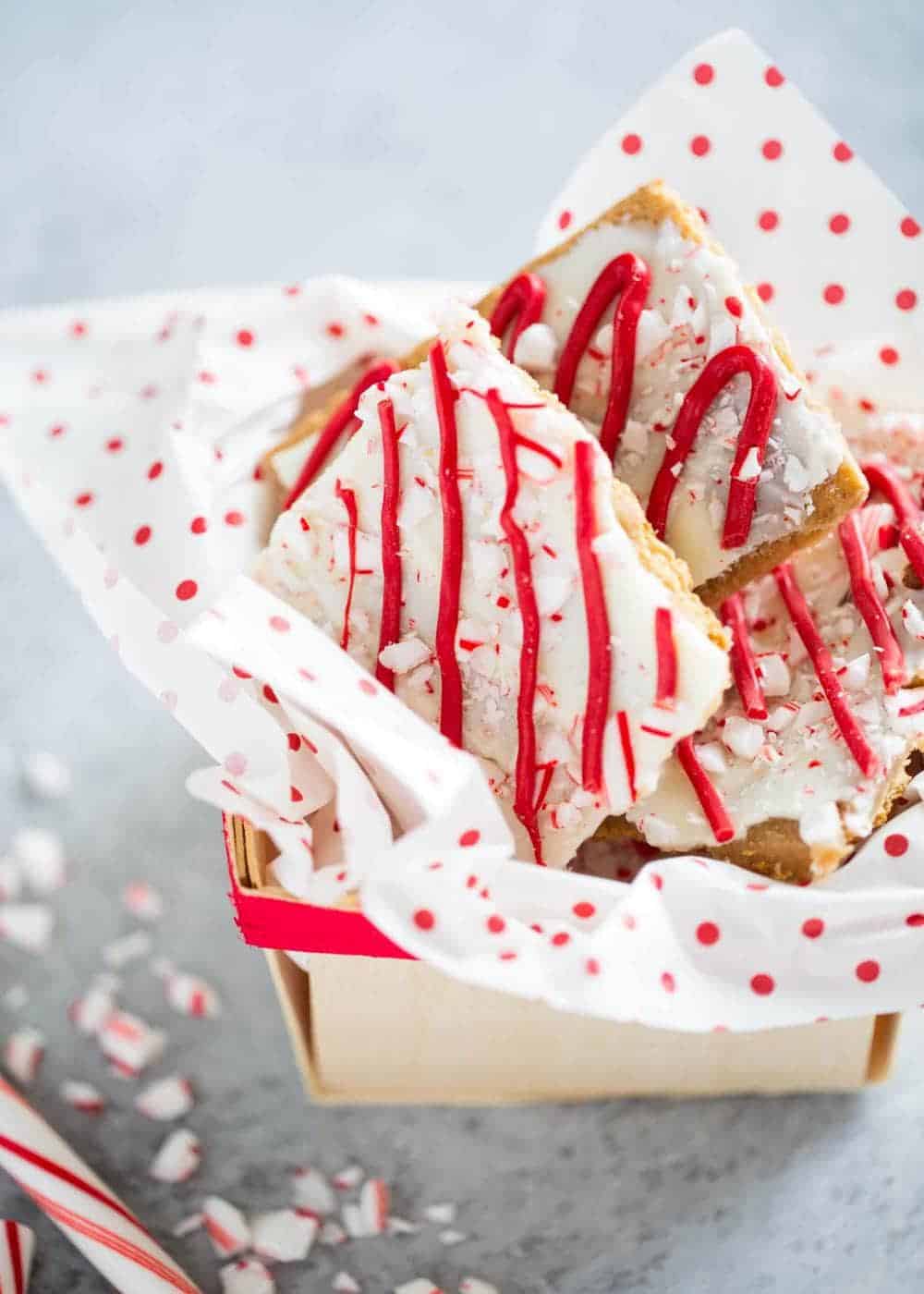 Graham cracker toffee in a festive Christmas box.