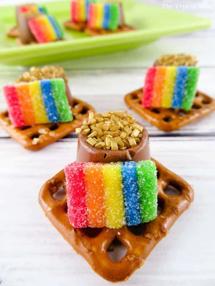 Pot of gold pretzels + Top 50 Rainbow Desserts - the perfect way to celebrate St. Patrick's Day and welcome spring!