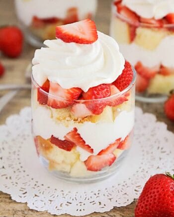 Easy Strawberry Shortcake Trifle + 50 Delicious Berry Recipes... refreshingly sweet treats that you can enjoy all summer long!