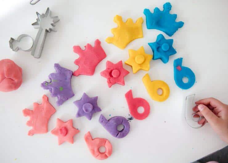 Playdough - Bulk recipe for childcare, school, kindergarten etc by akamkbt.  A Thermomix <sup>®</sup> recipe in the category Basics on  , the Thermomix <sup>®</sup> Community.