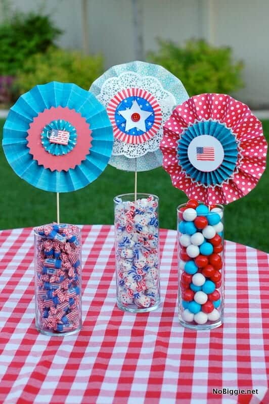 Paper Lollies + 50 Festive Memorial Day BBQ Ideas...creative ways to kick-off summer and celebrate our freedom while remembering our fallen heroes!