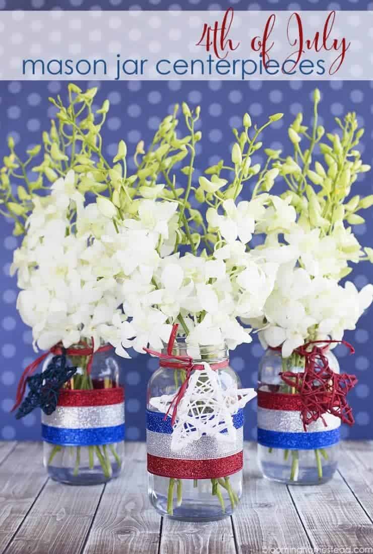 Patriotic Mason Jar Centerpiece http://www.bloominghomestead.com/wp-content/uploads/2016/06/4th-of-July-Mason-Jar-Decor.jpg