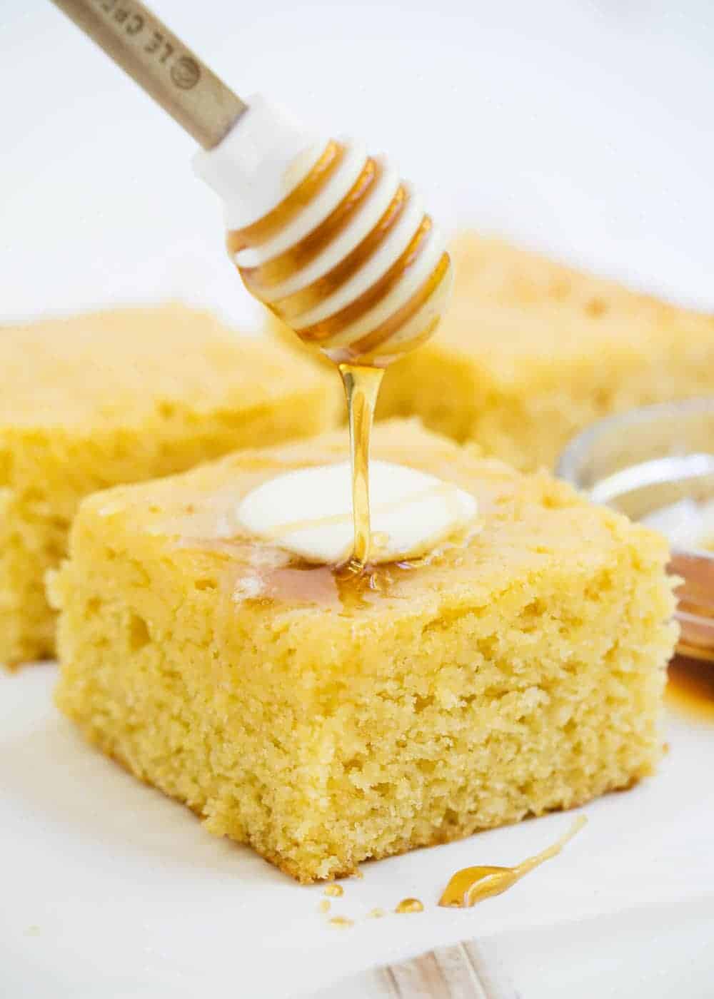 Simple Sweet Cornbread - Melanie Makes