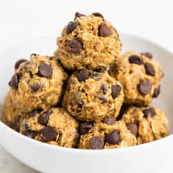 A bowl of no bake energy balls