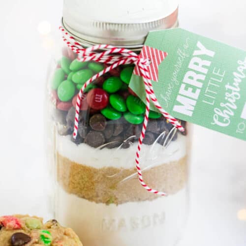 Festive Sugar Cookie Mix in a Jar {With Free Printable Tag