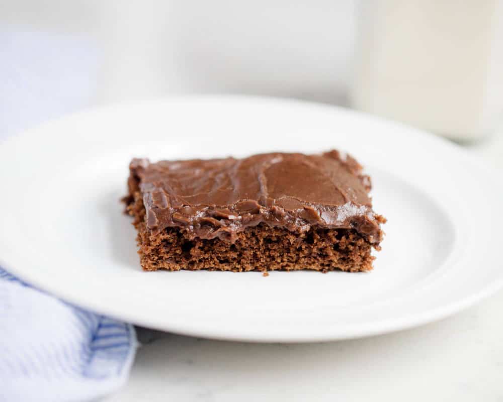 Favorite Texas sheet cake recipe - I Heart Naptime Favorite Texas sheet cake recipe - I Heart Naptime