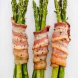 Bacon wrapped asparagus bundles ready to be served.