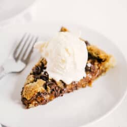 chocolate chip cookie pie