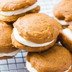 pumpkin whoopie pies