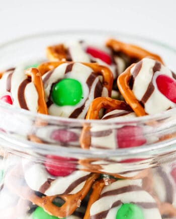 Christmas pretzel hugs in a glass container