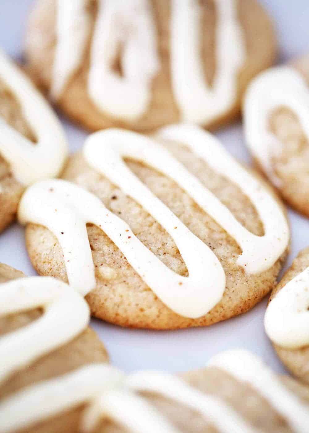 Best Christmas Cookies - 40+ of the most delicious and festive Christmas cookies for your holiday baking! Lots of easy and delicious homemade Christmas cookie ideas to make your next party or cookie exchange a success! traditional christmas cookies