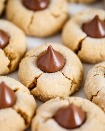 peanut butter kiss cookies