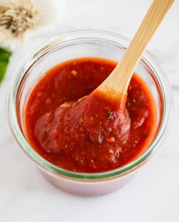 pizza sauce in a jar