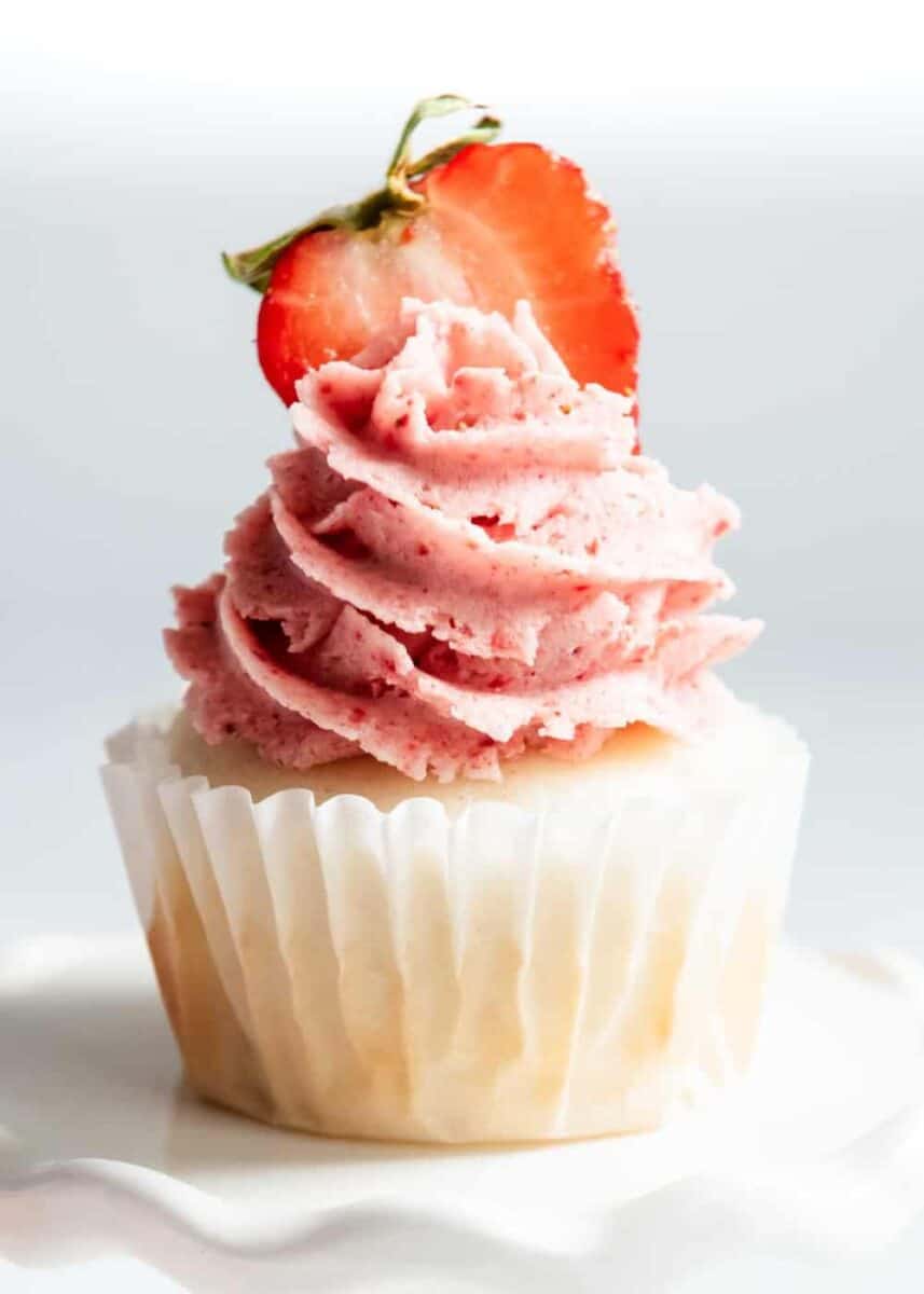 EASY Strawberry Buttercream Frosting I Heart Naptime