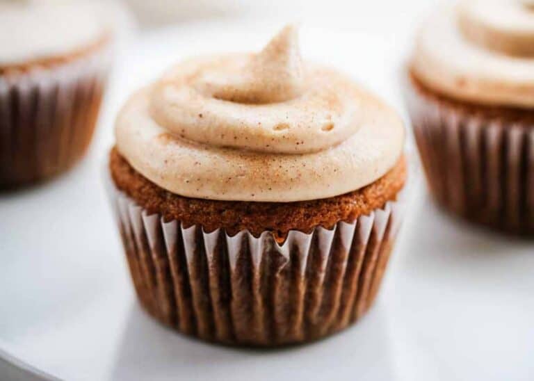 Churro Cupcakes with Cream Cheese Frosting - I Heart Naptime