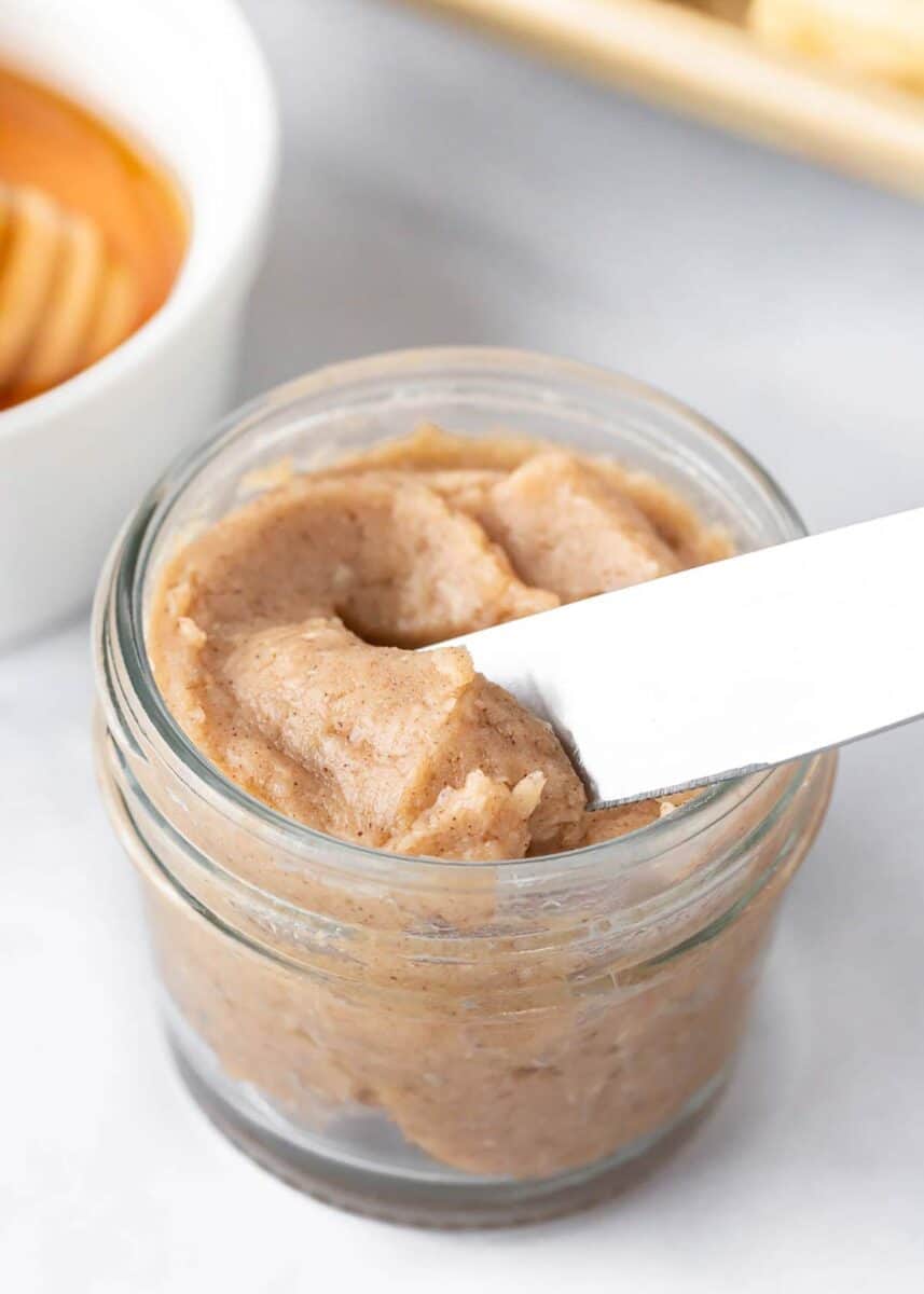 This homemade cinnamon honey butter is a Texas RoadHouse Copycat.