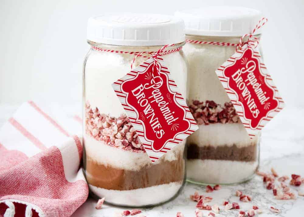 https://www.iheartnaptime.net/wp-content/uploads/2019/11/Peppermint-brownies-in-a-jar-recipe.jpg