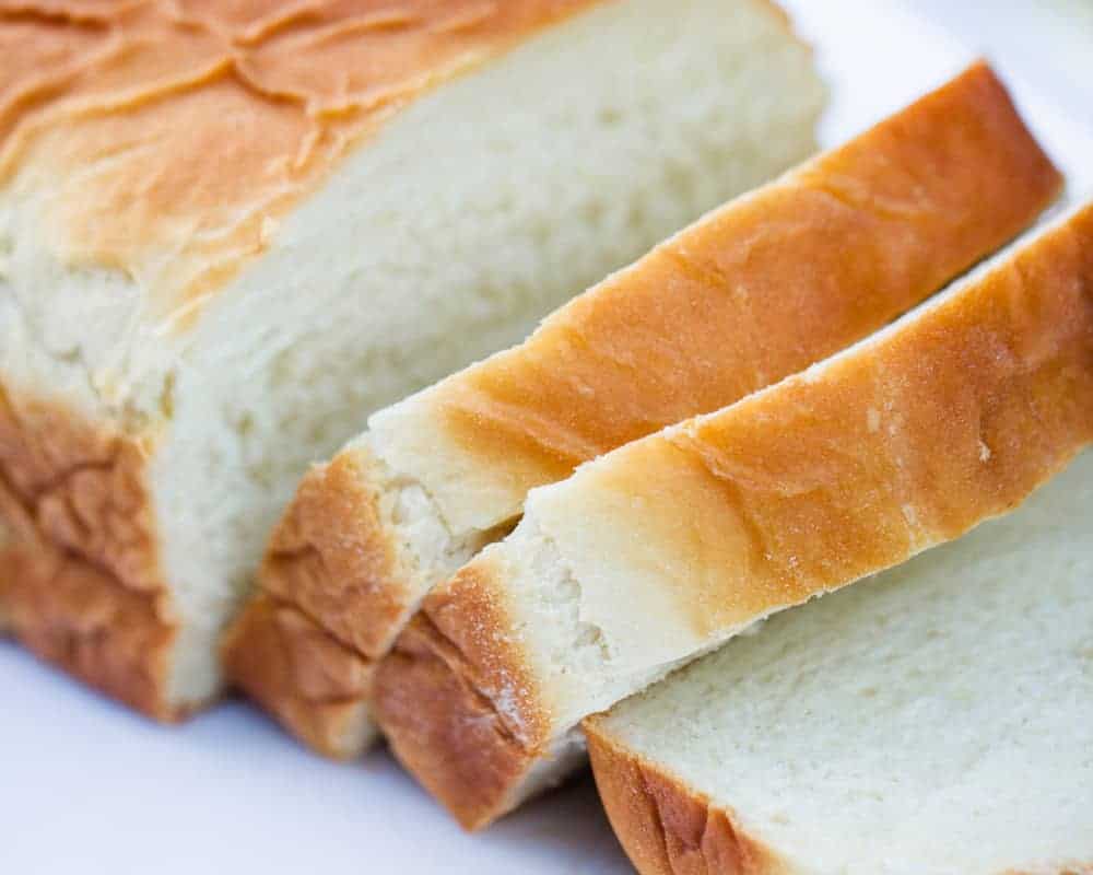 pane fatto in casa a fette 