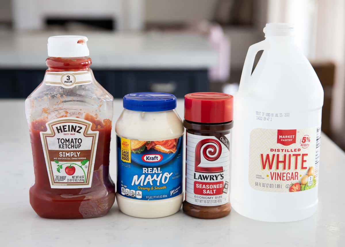 Fry sauce ingredients.