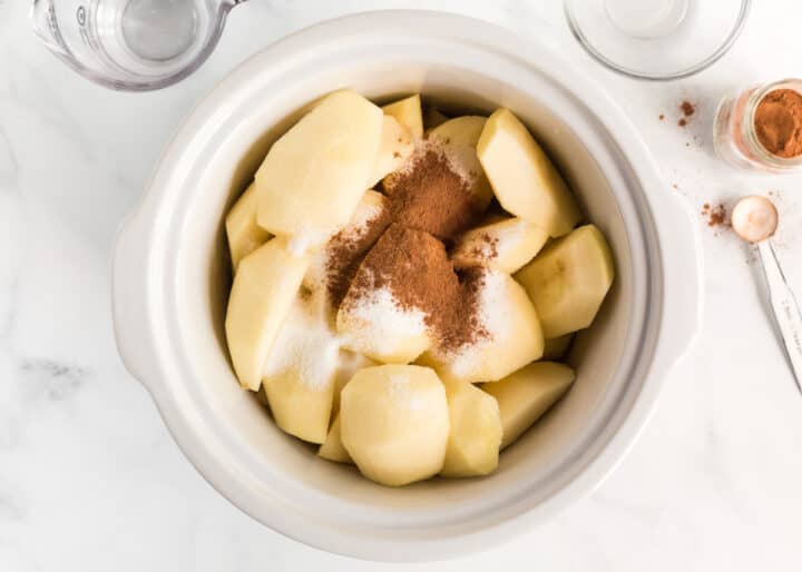 apples and cinnamon in a crockpot