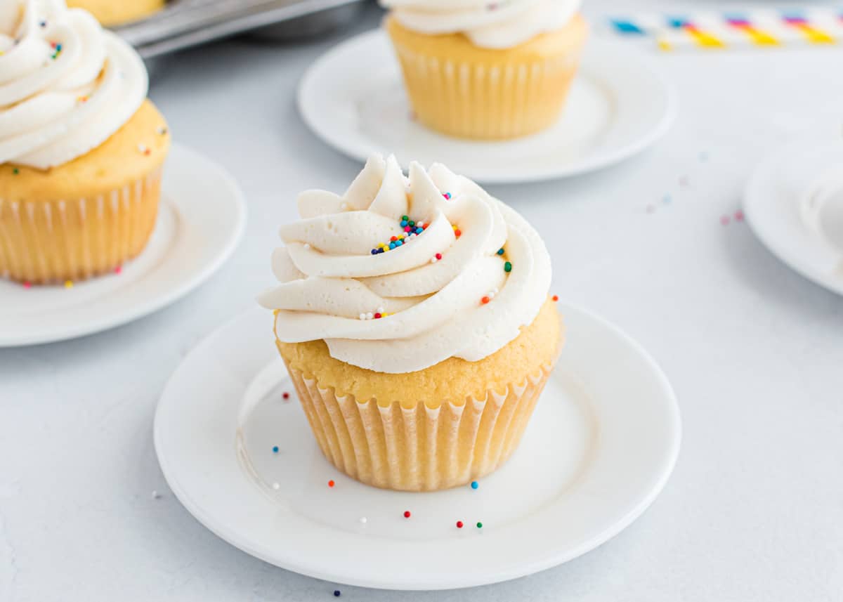 Homemade Buttercream Frosting Recipe - My Baking Addiction