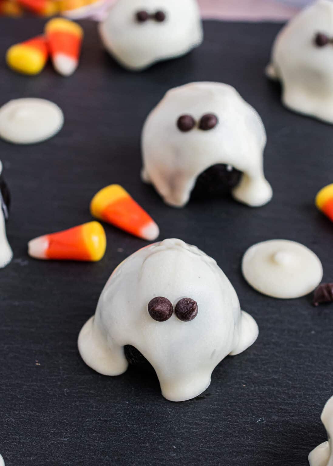 Halloween Oreo Balls (5 ways!) I Heart Naptime