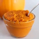 pumpkin puree in glass bowl