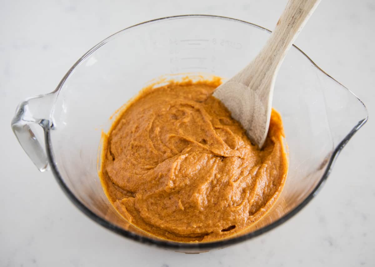 Pumpkin batter in bowl.