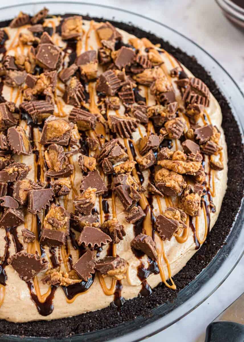 peanut butter pie with reeses on top