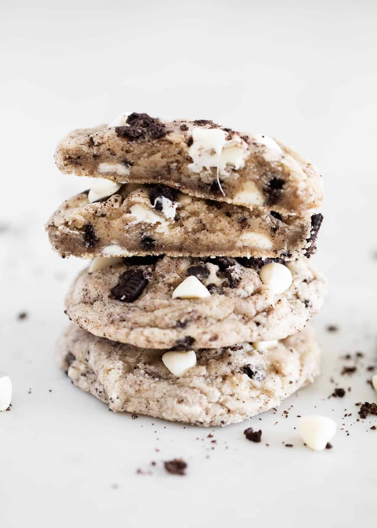 Cookies and cream cookies close up.