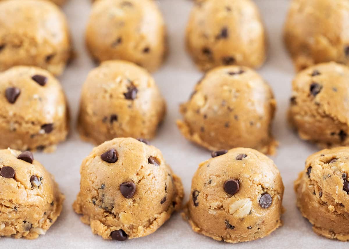 Kodiak cakes protein balls on sheet pan.