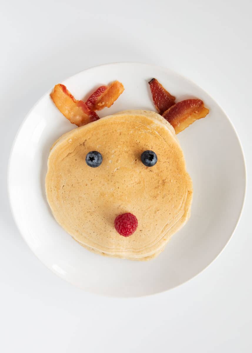 reindeer pancake with berries