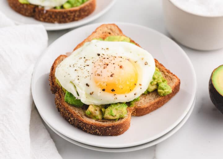 avocado toast with egg on top