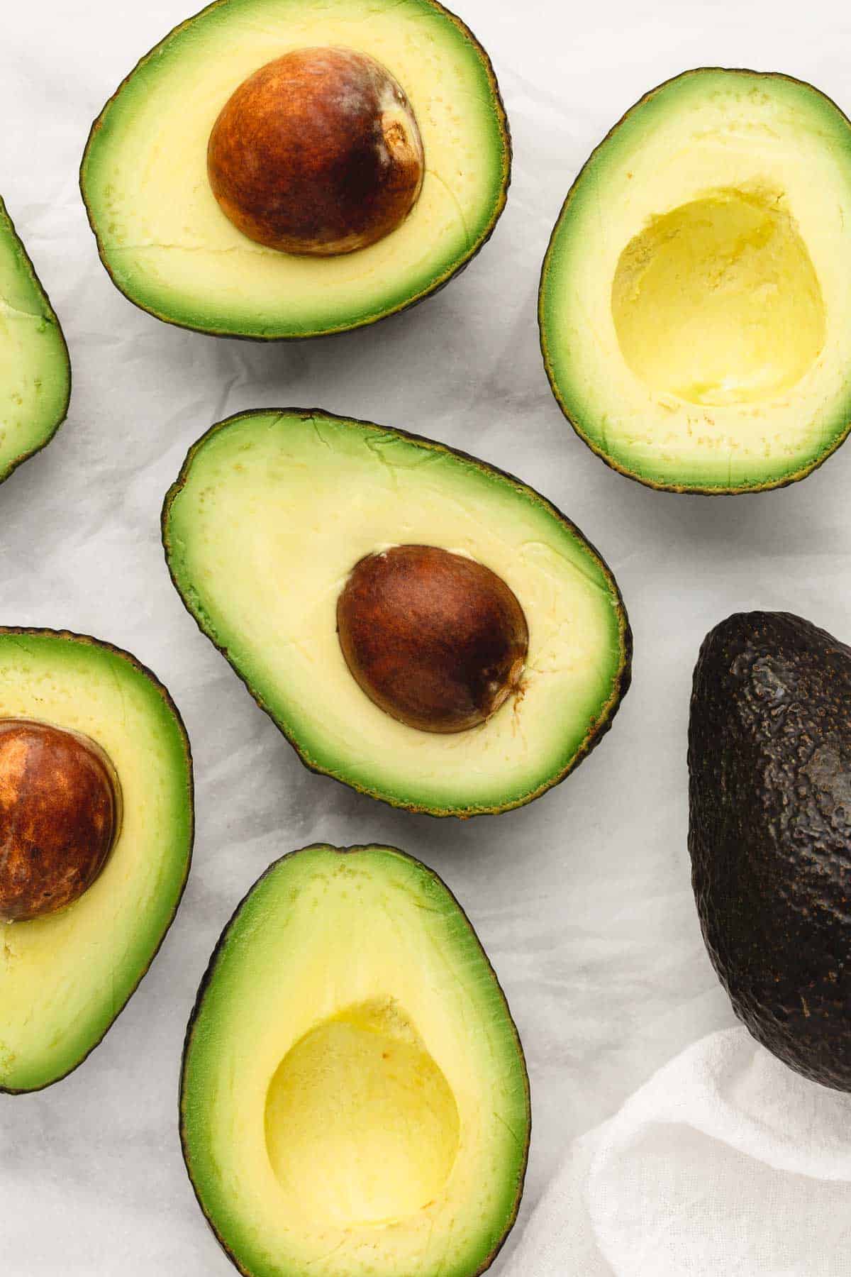 https://www.iheartnaptime.net/wp-content/uploads/2021/03/how-to-cut-an-avocado-2.jpg