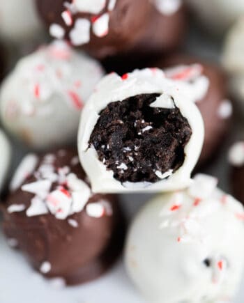 peppermint oreo balls close up