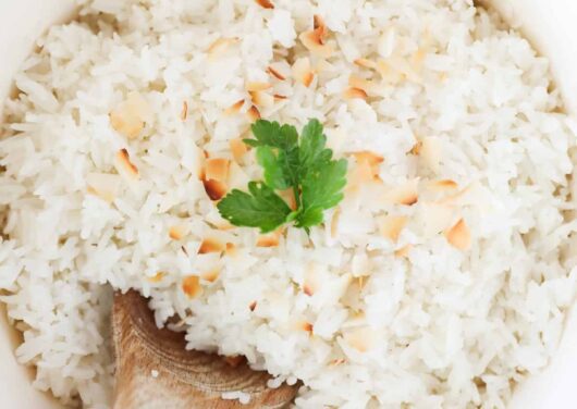 cooked coconut rice in white pot