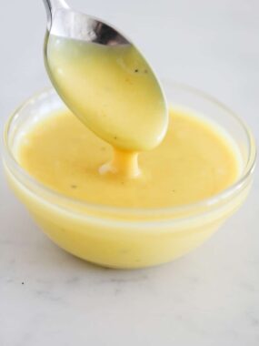 honey mustard sauce in bowl
