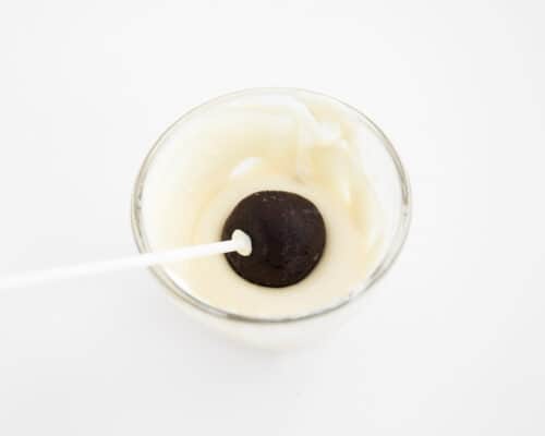cake pop dipped in white chocolate