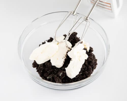 oreo cake pop ingredients in clear bowl