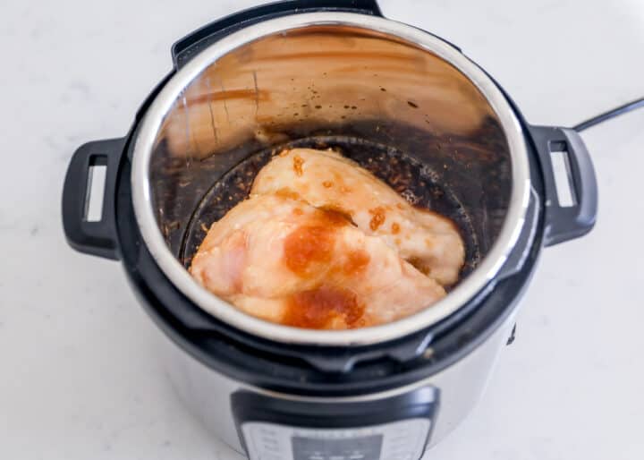 chicken and sauce in instant pot