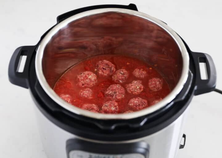 meatballs and sauce in instant pot
