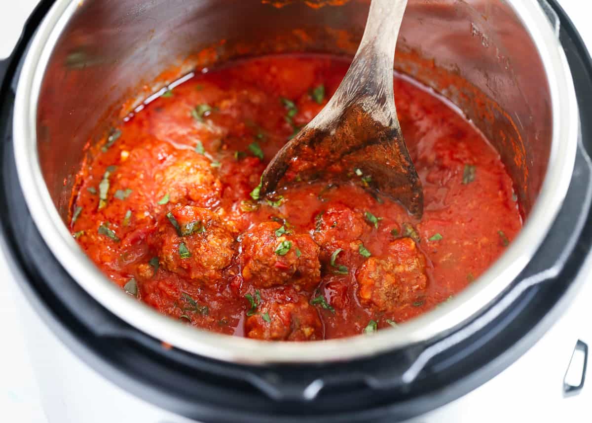 meatballs and marinara sauce in the instant pot