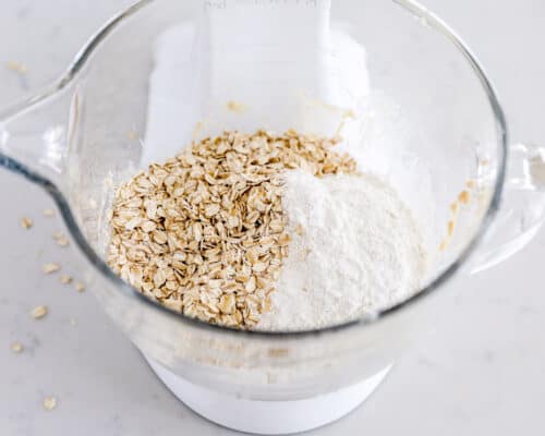 flour and oats in glass bowl