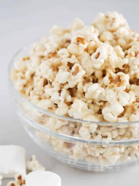 marshmallow popcorn in glass bowl