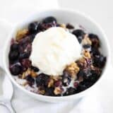 blueberry crisp with ice cream