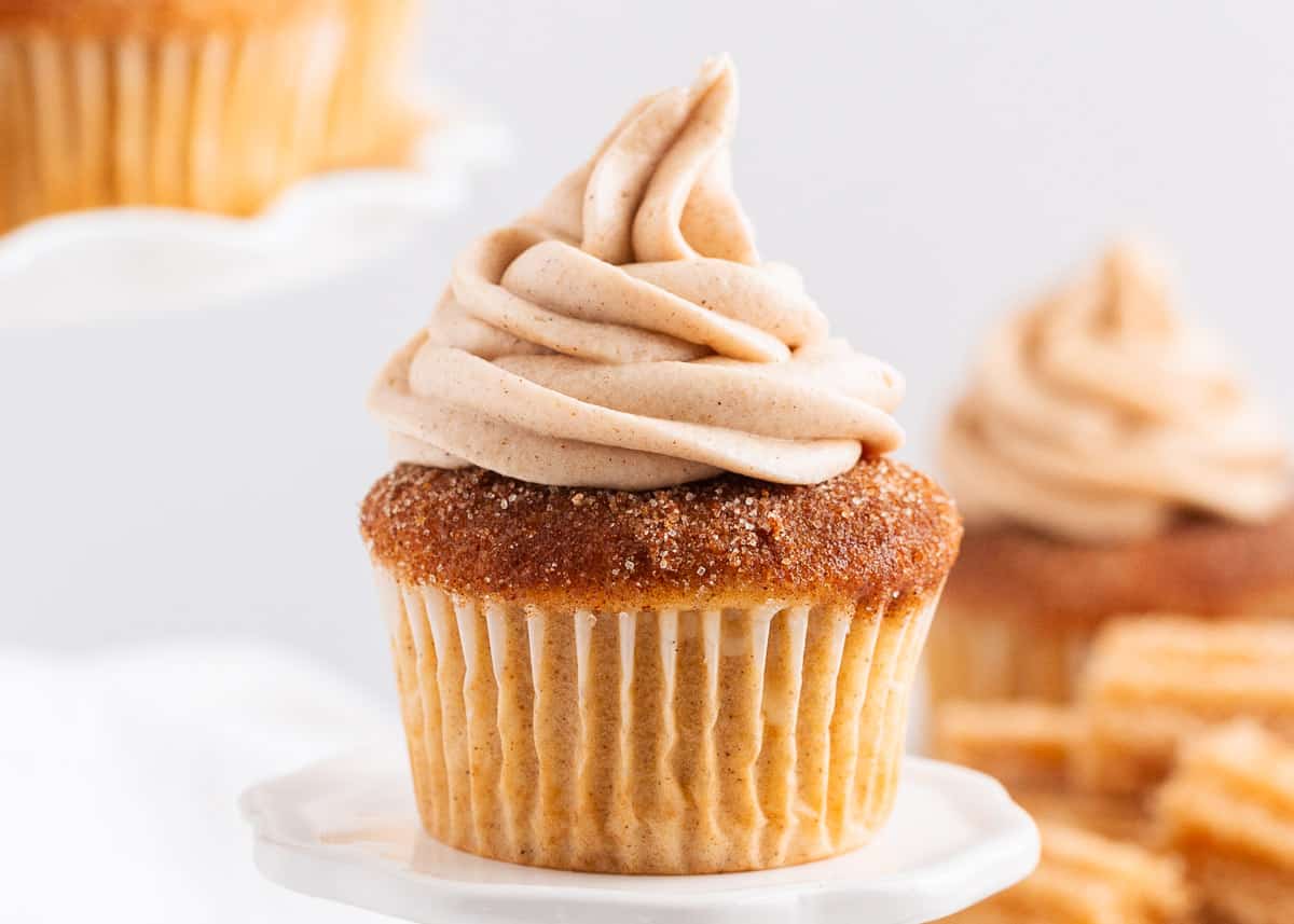 frosted cinnamon cream cheese frosting