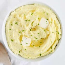 mashed potatoes in bowl