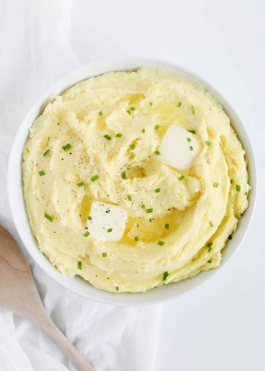 mashed potatoes in bowl