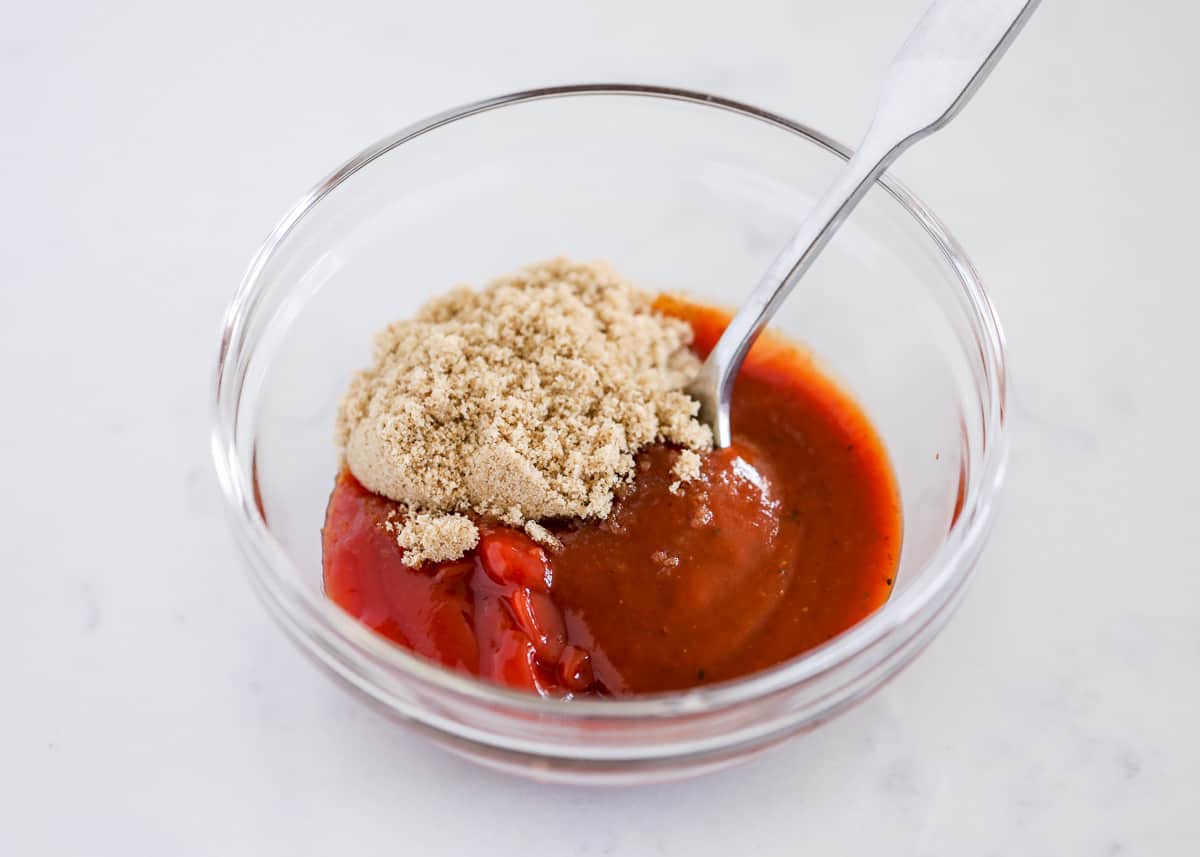 meatloaf sauce ingredients in glass bowl